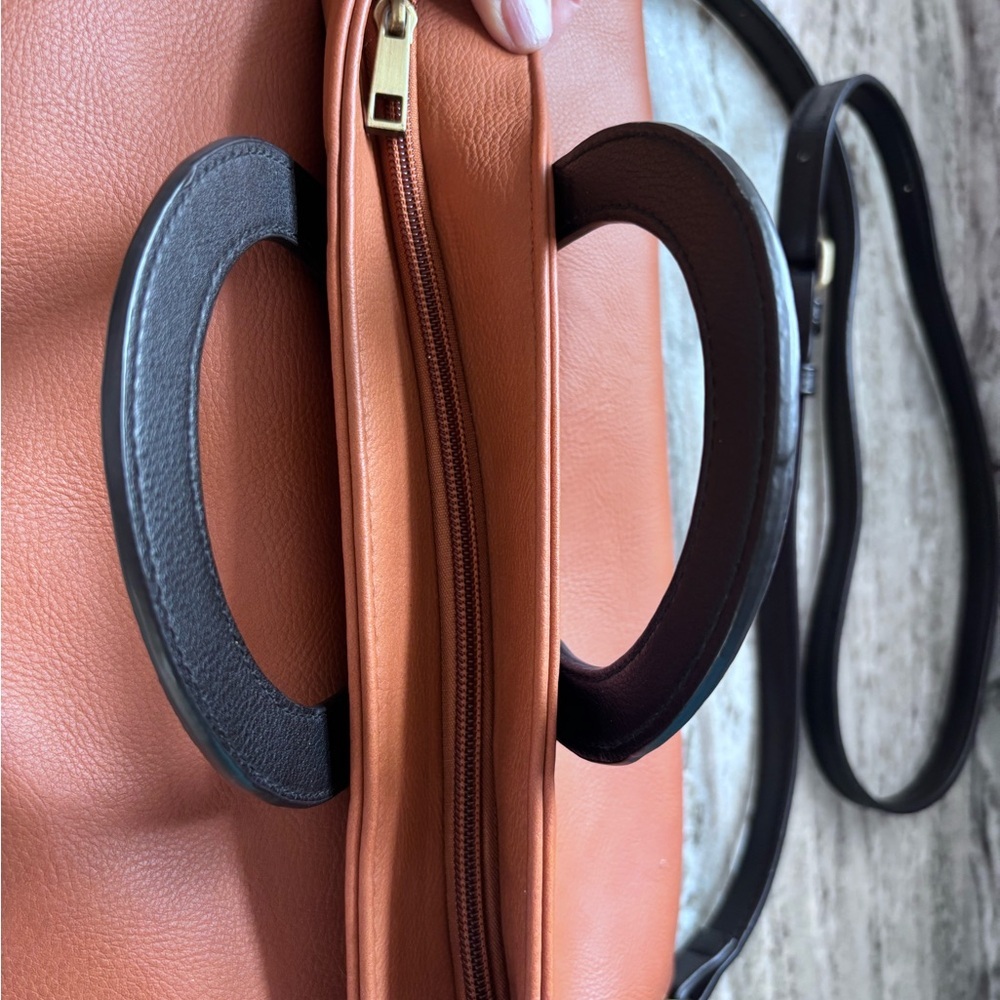 Anthropologie × Tabitha Brown
Tan Fold-Over Clutch - Picture 3 of 7
